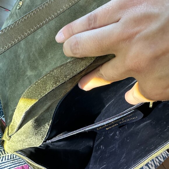 Salvatore Ferragamo Olive Green Suede Crossbody Shoulder Bag, Vintage, Rare - Picture 14 of 15